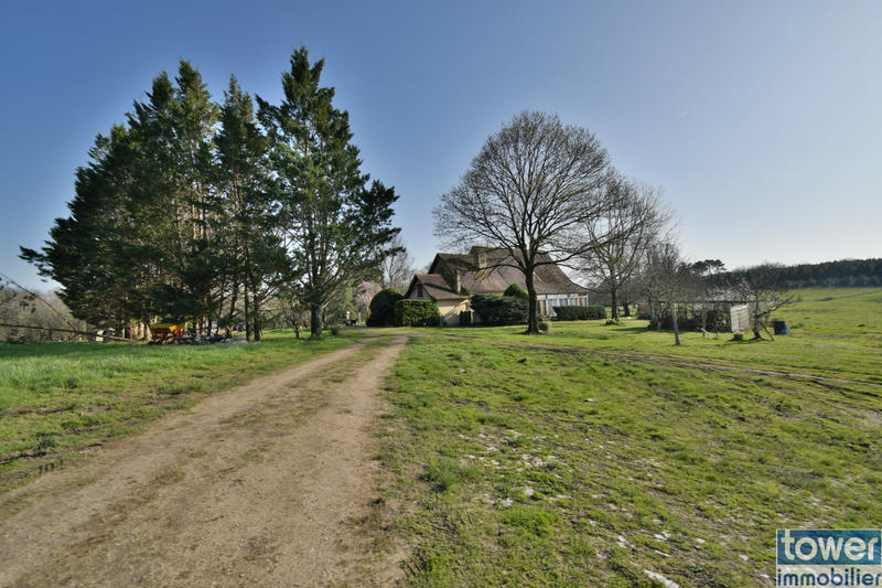 Propriété - 385 m² - 13 pièces