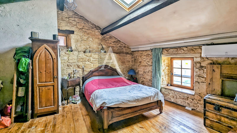 Maison - 180 m² - 4 pièces