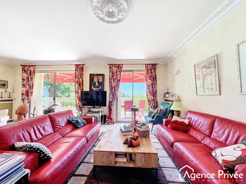 Appartement - 111 m² - 5 pièces