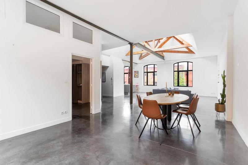 Loft - 130 m² - 3 pièces