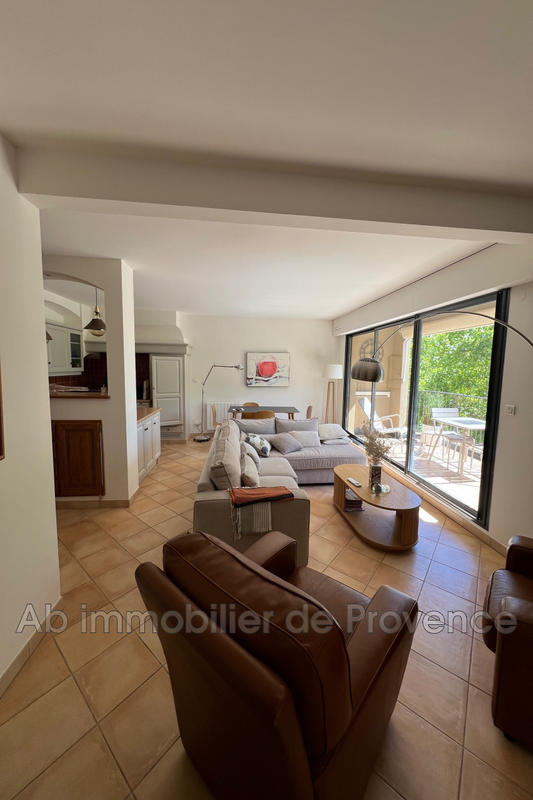 Appartement - 67 m² - 2 pièces