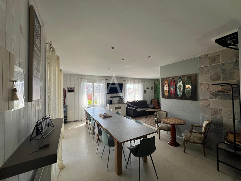 Maison - 168 m² - 9 pièces