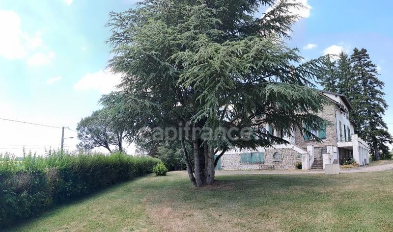 Propriété - 1 100 m² - 16 pièces