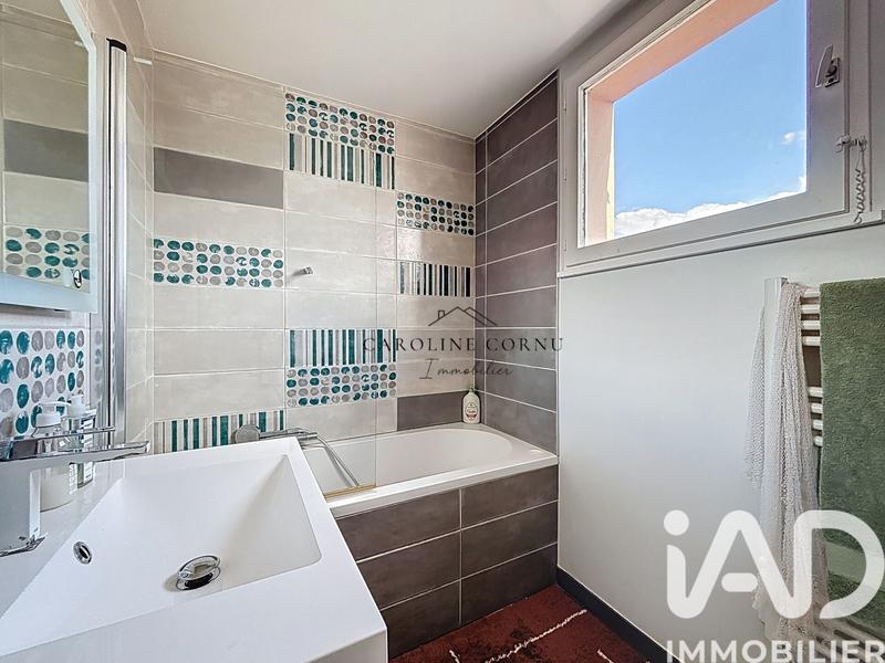 Maison - 92 m² - 5 pièces