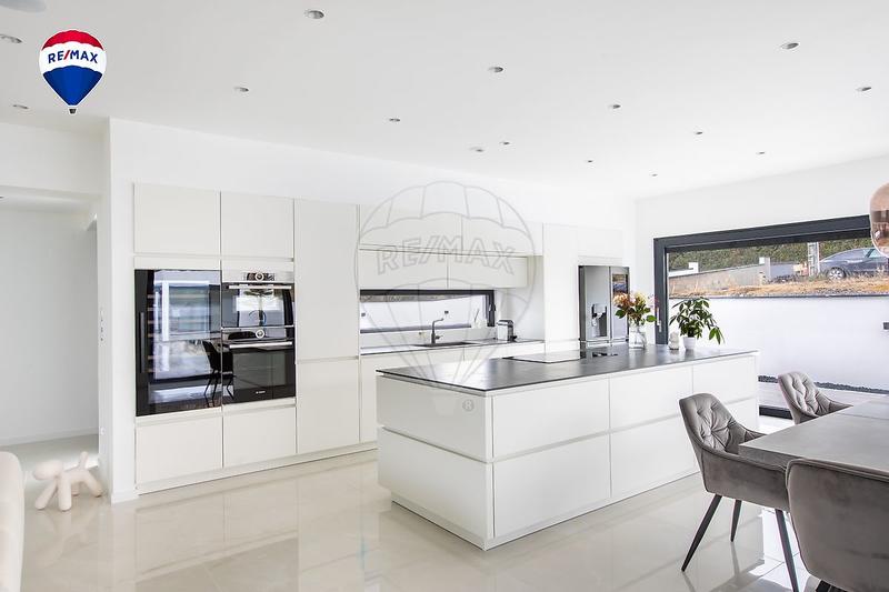 Maison - 187 m² - 6 pièces