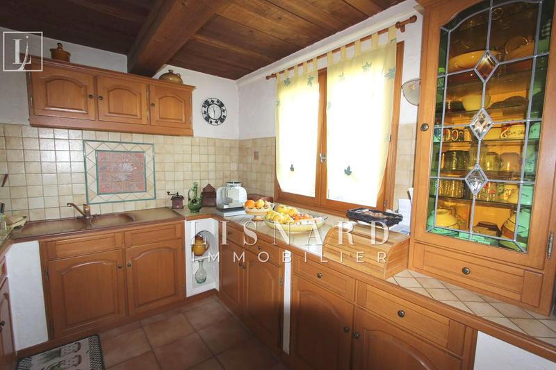 Maison - 370 m² - 16 pièces