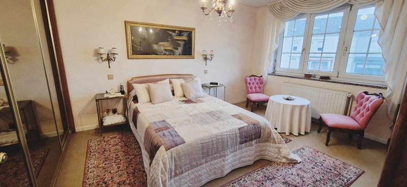 Maison - 210 m² - 7 pièces