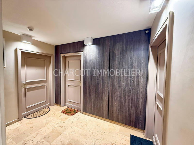 Appartement - 102 m² - 5 pièces