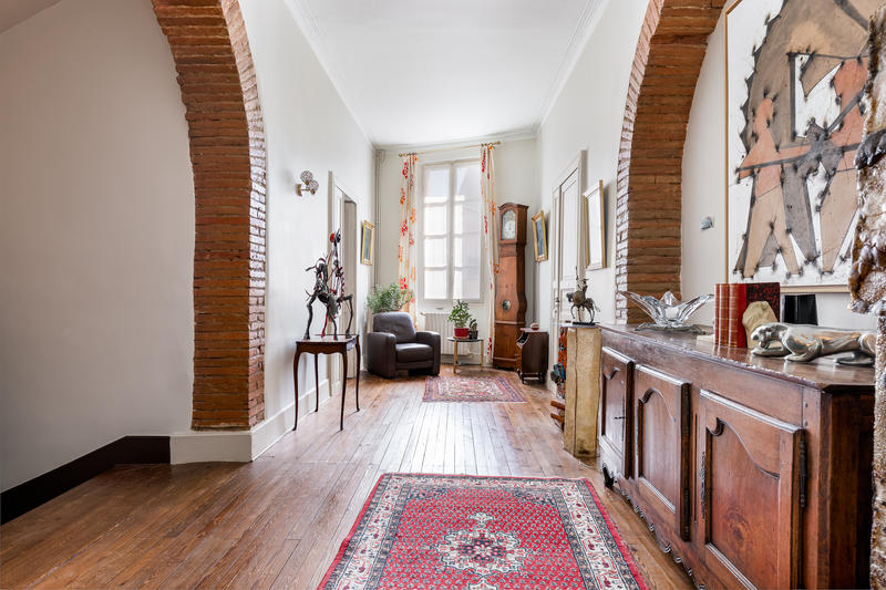 Maison - 450 m² - 11 pièces