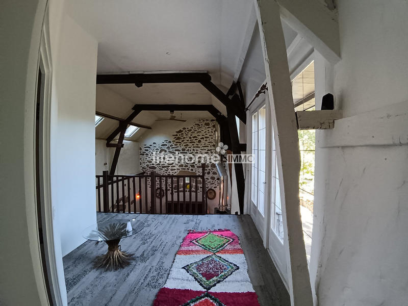 Maison - 210 m² - 6 pièces