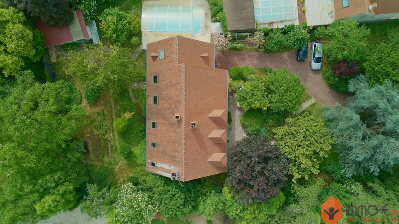 Maison - 270 m² - 10 pièces