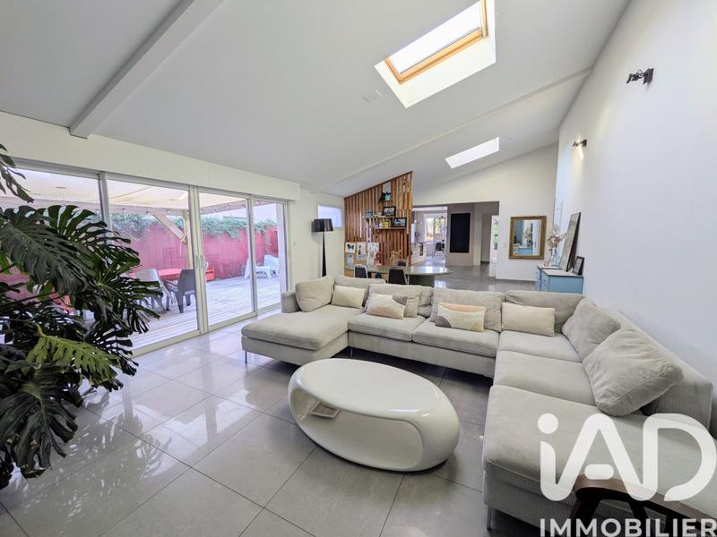 Maison - 174 m² - 6 pièces