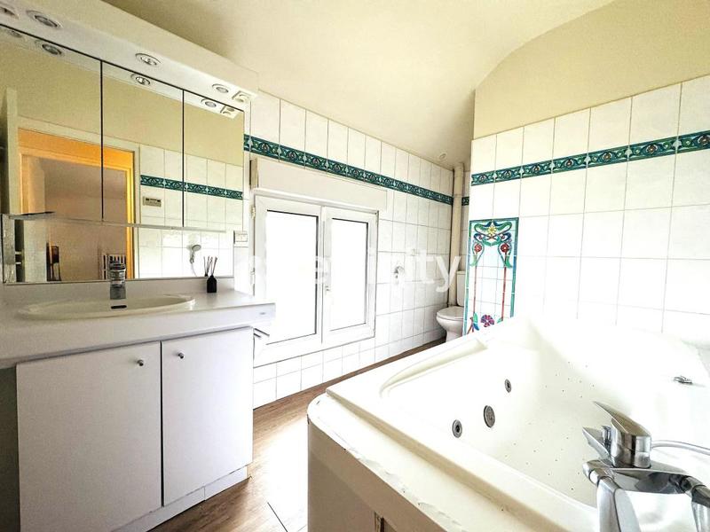 Maison - 160 m² - 5 pièces