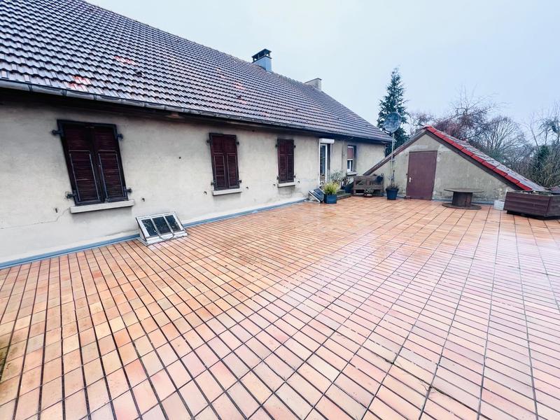 Maison - 530 m² - 12 pièces