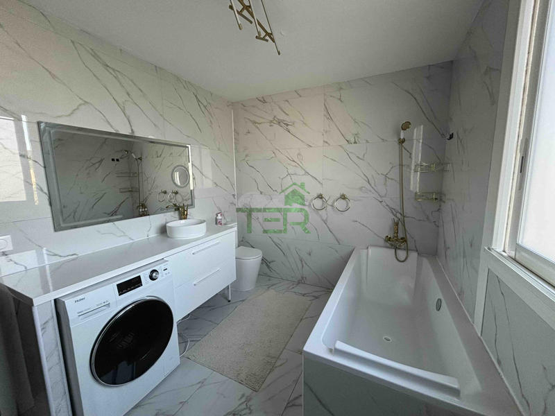 Appartement - 80 m² - 3 pièces