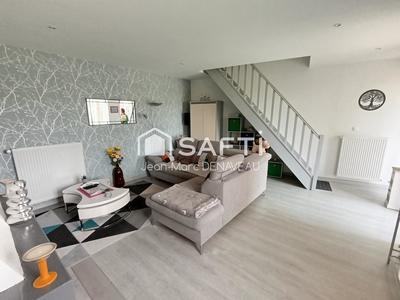 Maison - 220 m² - 8 pièces