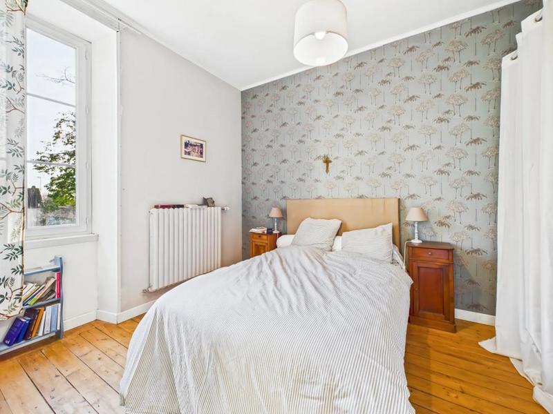 Maison - 210 m² - 10 pièces