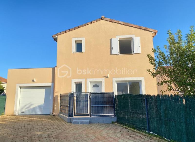 Maison - 97 m² - 5 pièces