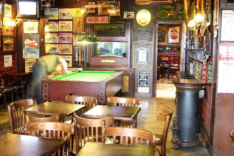 Local commercial - 200 m² - 8 pièces