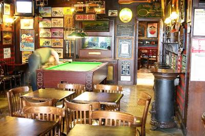 Local commercial - 200 m² - 8 pièces