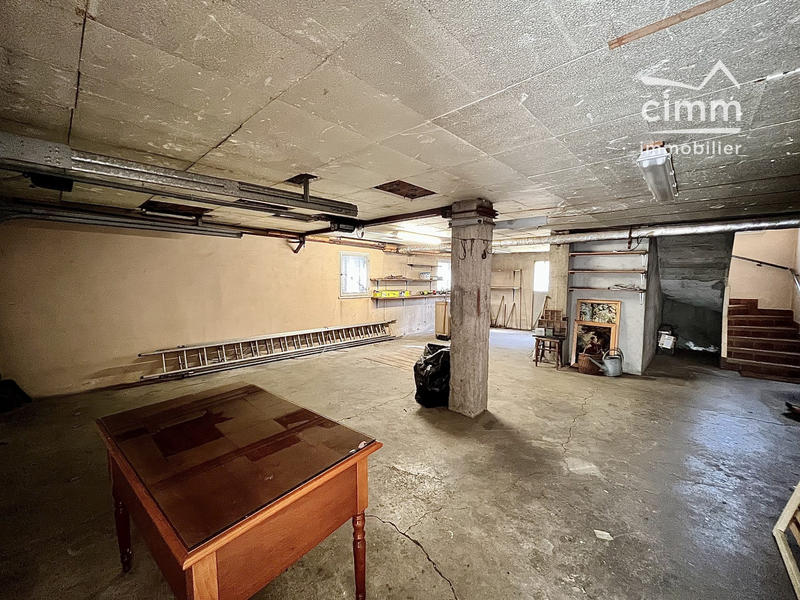 Maison - 186 m² - 8 pièces