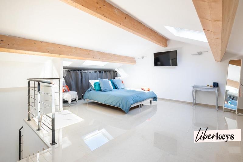 Maison d'architecte - 220 m² - 7 pièces