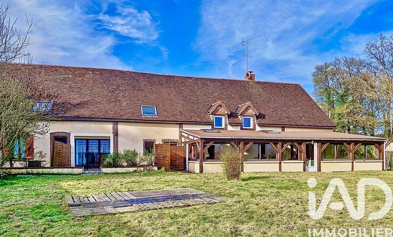 Maison - 370 m² - 14 pièces