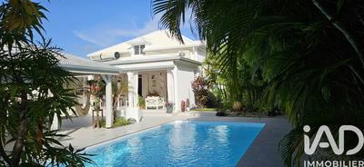 Maison - 230 m² - 6 pièces