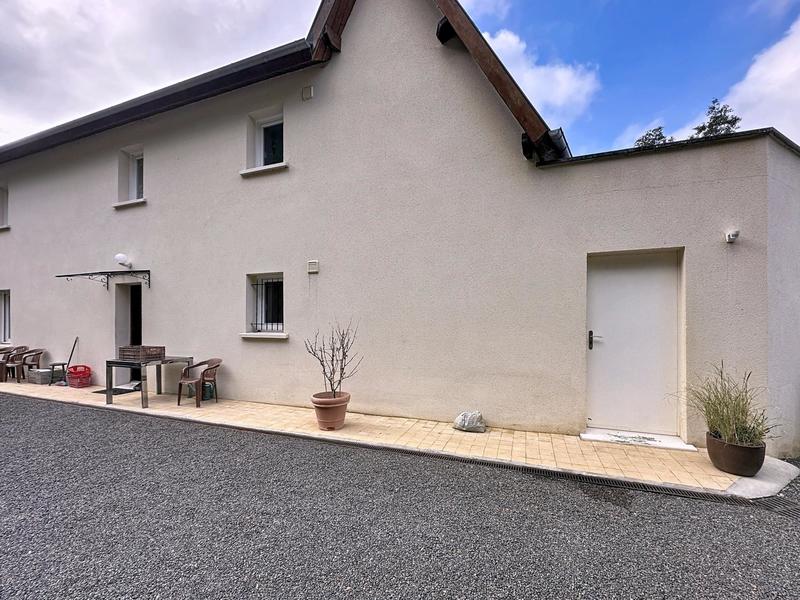 Maison - 214 m² - 8 pièces