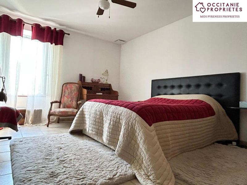 Demeure - 224 m² - 7 pièces