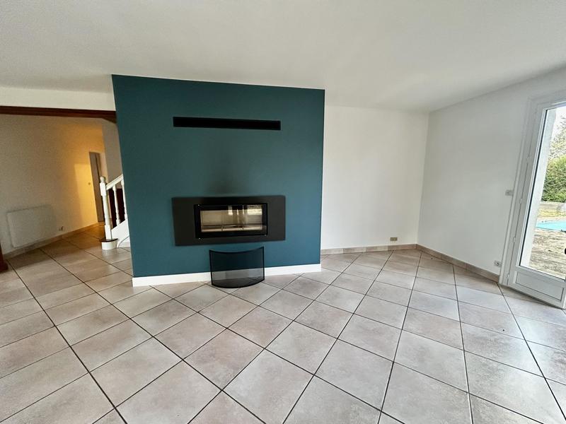 Maison traditionnelle - 199 m² - 9 pièces