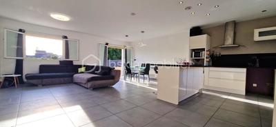 Maison - 194 m² - 8 pièces