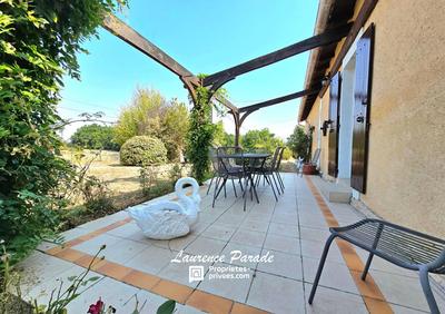 Maison - 201 m² - 7 pièces