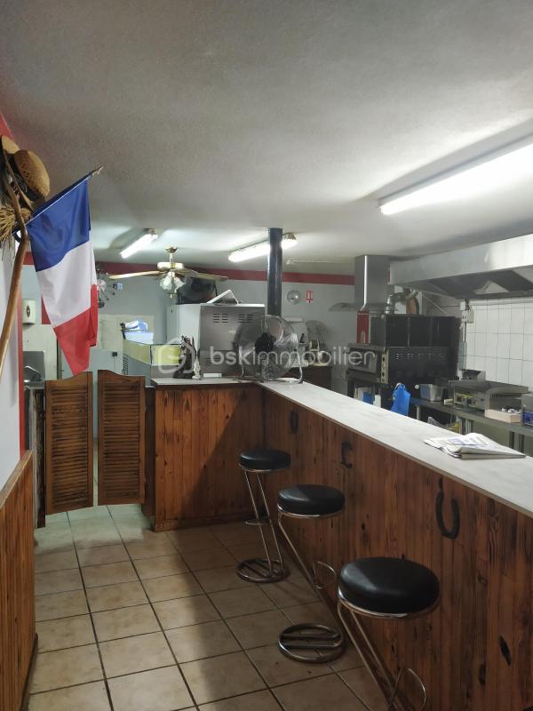 Local commercial - 125 m² - 2 pièces