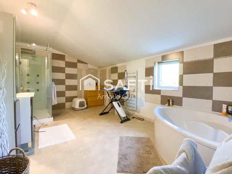 Maison - 400 m² - 5 pièces