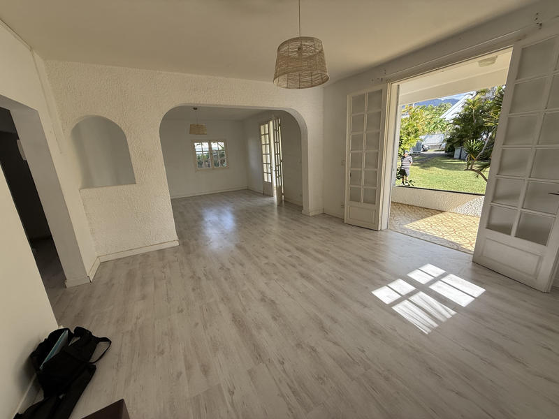 Maison - 202 m² - 7 pièces