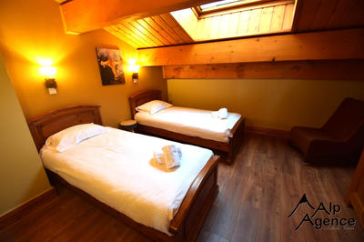 Appartement - 98 m² - 5 pièces