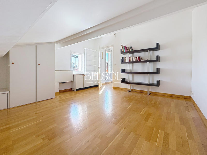 Villa - 220 m² - 5 pièces