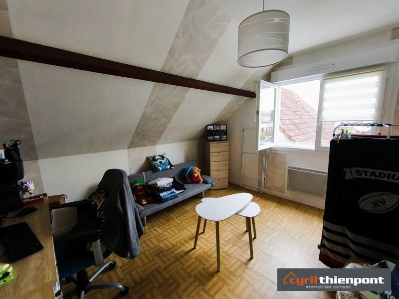 Studio - 90 m² - 4 pièces