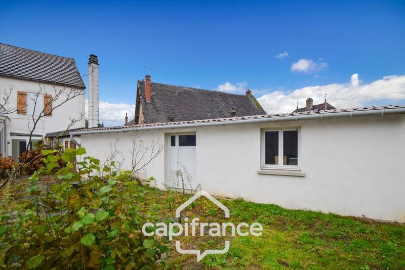 Maison - 233 m² - 12 pièces