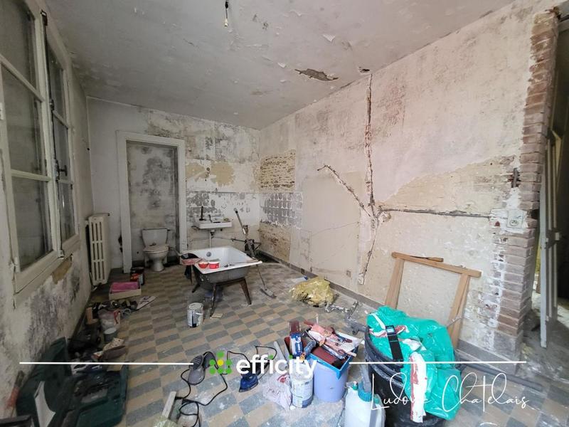 Maison - 235 m² - 8 pièces