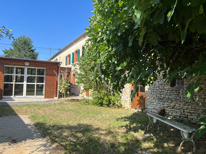 Maison - 310 m² - 12 pièces
