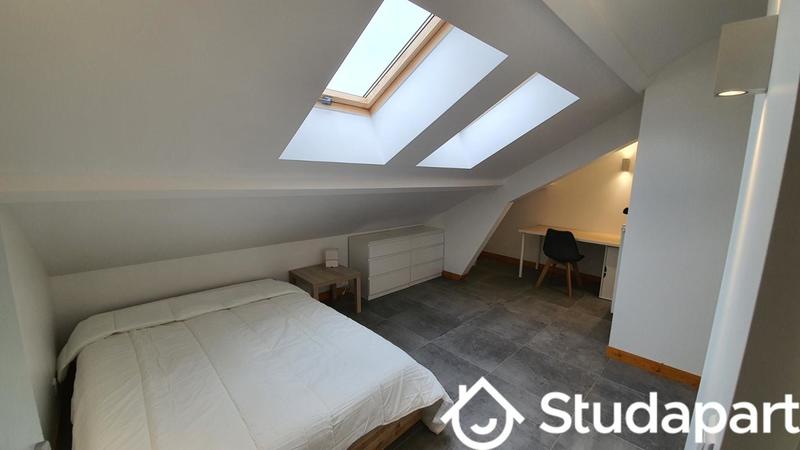 Chambre - 13 m² - 1 pièce