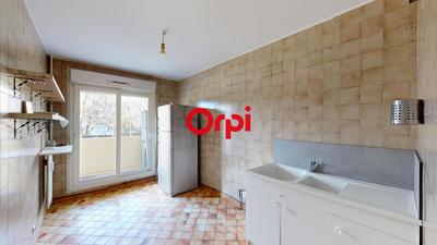 Appartement - 85 m² - 5 pièces