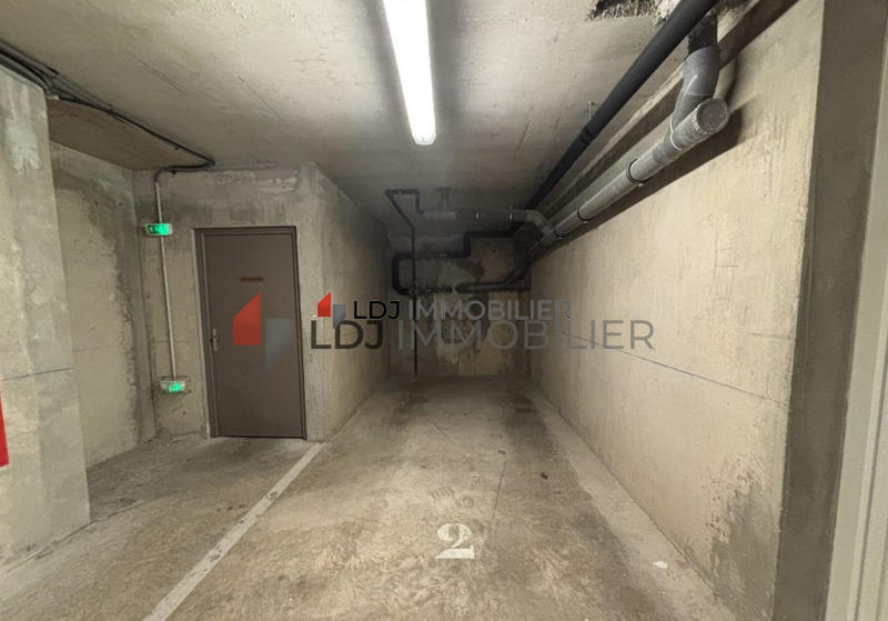 Parking / Garage - 16 m²