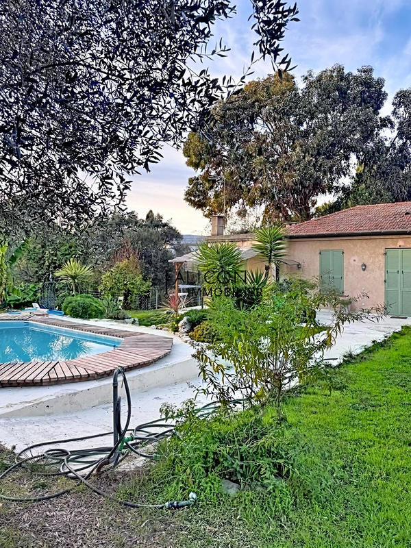 Maison - 94 m² - 4 pièces