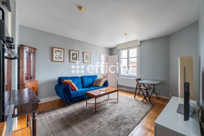 Appartement - 147 m² - 6 pièces