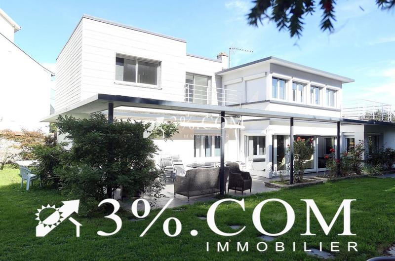 Villa - 195 m² - 8 pièces