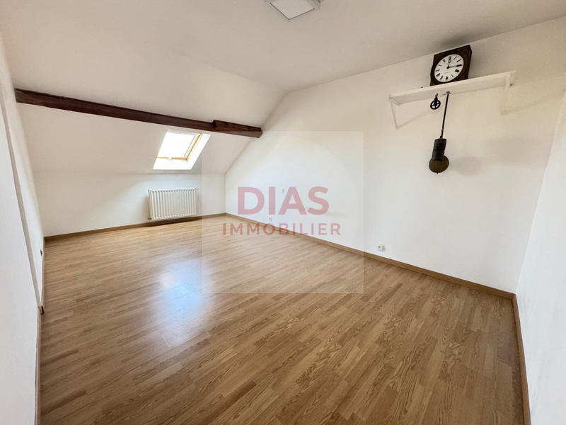 Maison - 245 m² - 1 pièce