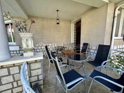 Maison - 141 m² - 6 pièces